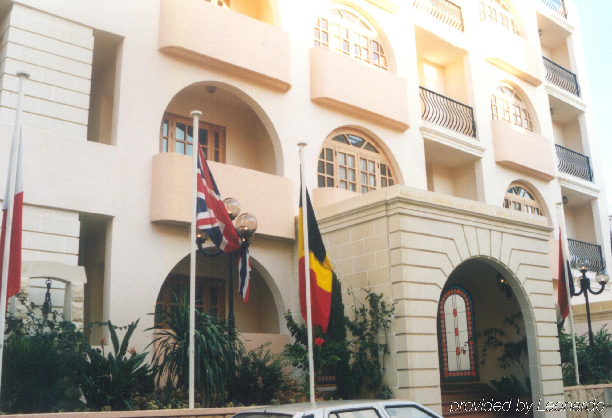 The Mediterranea Hotel & Suites セント・ポールズ・ベイ エクステリア 写真