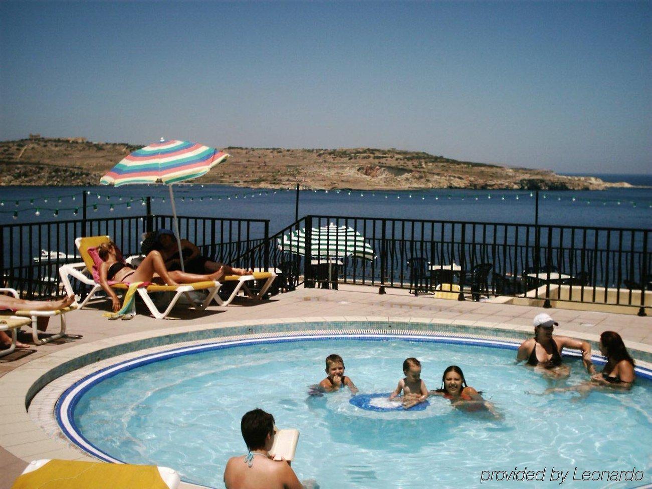 The Mediterranea Hotel & Suites セント・ポールズ・ベイ エクステリア 写真