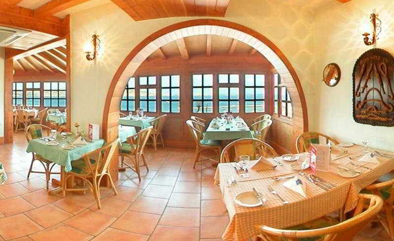The Mediterranea Hotel & Suites セント・ポールズ・ベイ レストラン 写真
